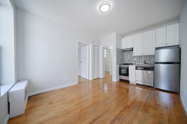 Building Photo - 2 bedroom in NEW YORK NY 10018