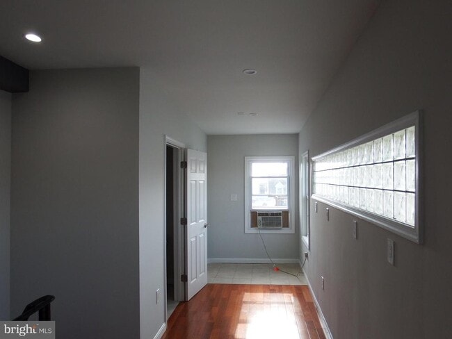Building Photo - 924 S Robinson St