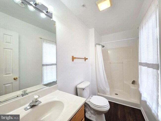 Building Photo - 1011 Granite Ct