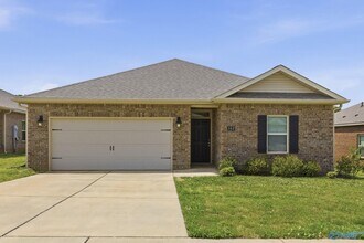 Building Photo - 102 Derbyshire Dr