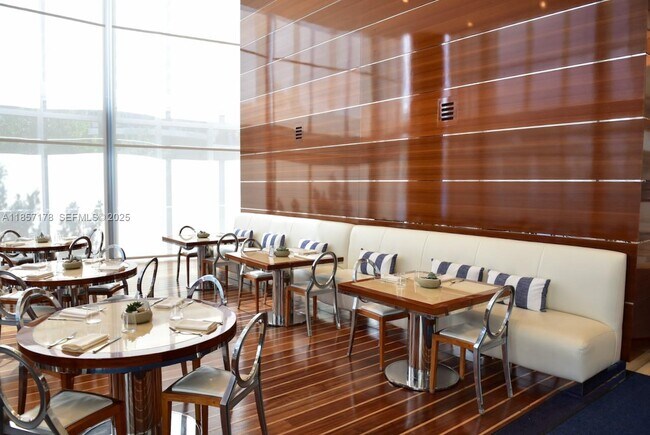 Building Photo - 17475 Collins Ave