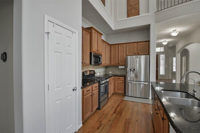 Building Photo - 12218 Valley Lodge Pkwy