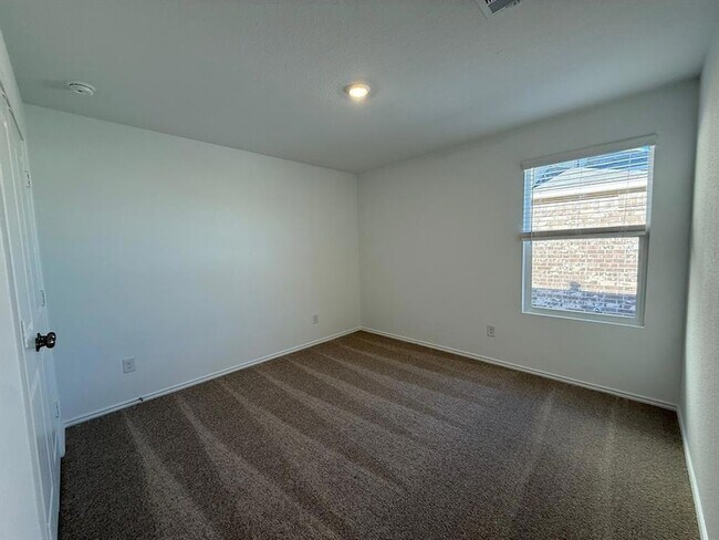 Building Photo - 263 Magalia Ln