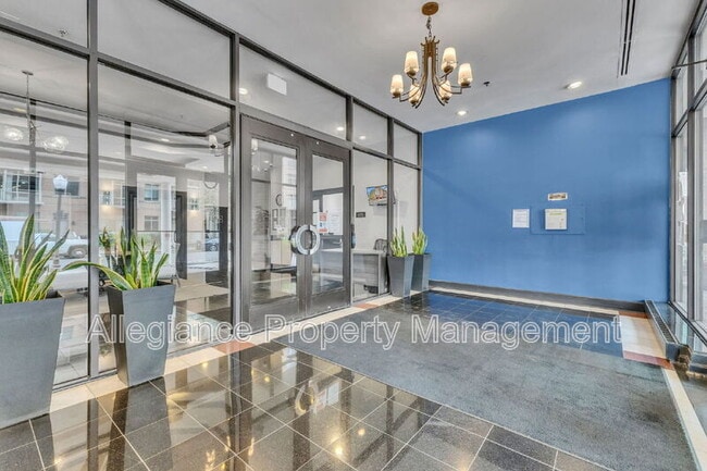 Building Photo - 1001 N Randolph St