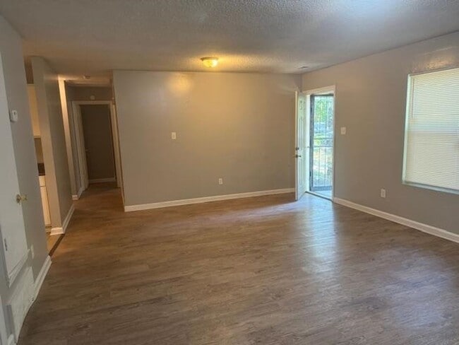 Building Photo - 3241 Cedar Springs Dr