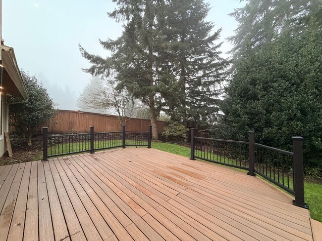 Building Photo - Gorgeous House in a Family-Friendly neighborhood!