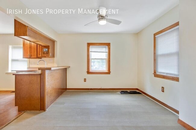 Building Photo - 4796 N Bailey Ave