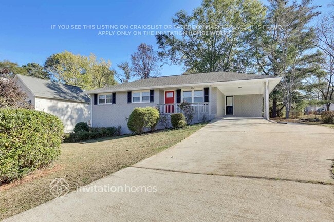 Building Photo - 2421 Kennedy Ln