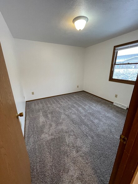 Building Photo - 110 Youngstown Rd