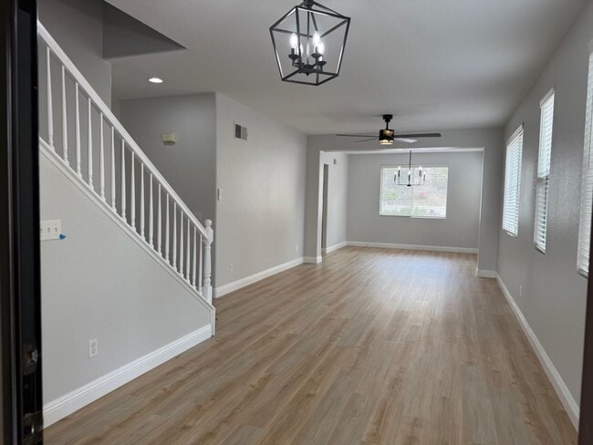 Primary Photo - Close to Camp Pendelton Spacious 6-bedroom...