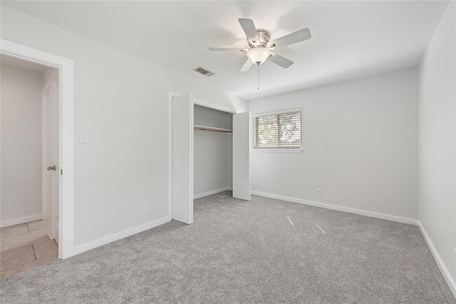 Building Photo - 2000 Brookhill Dr