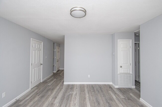 Building Photo - Live Better for Less – Updated 2BR Apartment in Benton, AR!