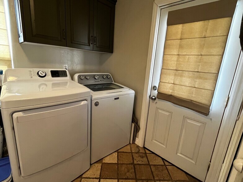 Building Photo - 924 W 1020 N