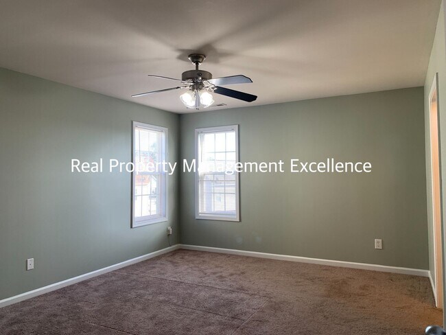 Building Photo - Lovely 2 Story Home In Raleigh, Available December 15th!