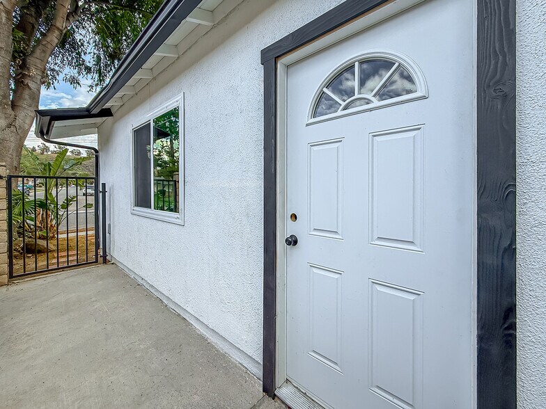 Building Photo - 717 Watson Ave