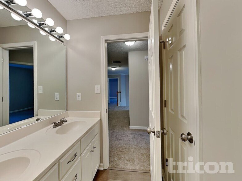 Building Photo - 4708 Tonkawa Bend