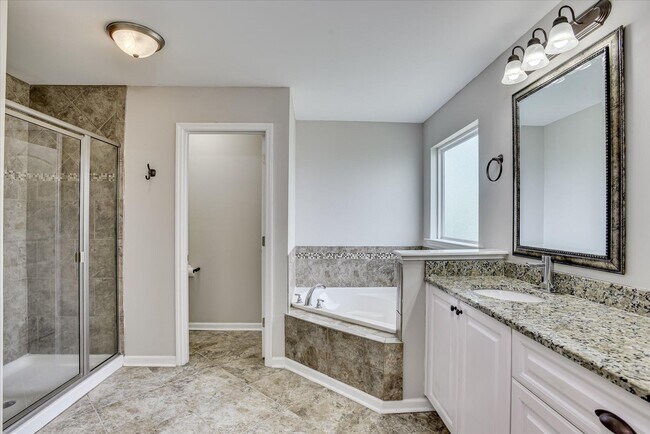 Building Photo - 314 Bella Rose Dr