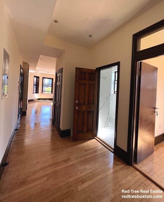 Building Photo - 30 Gloucester St