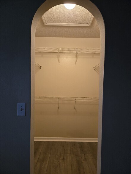 Building Photo - 12473 Woodbury Cove Dr