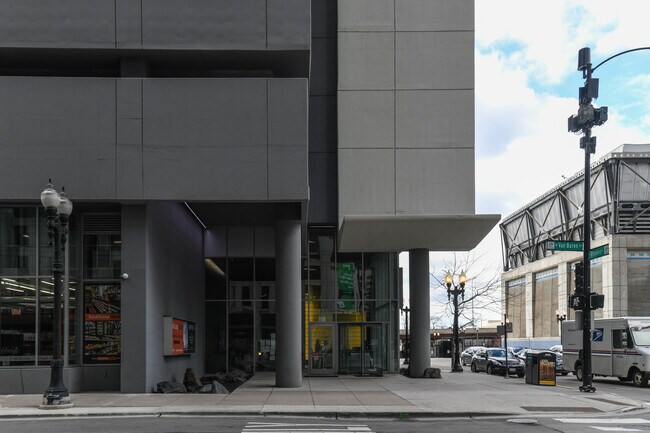 Building Photo - 235 W Van Buren St