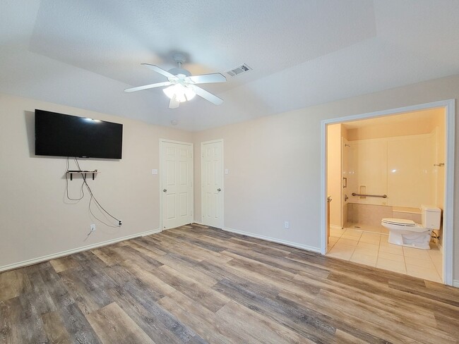 Building Photo - Welcome to your next home in the heart of Downtown Cleveland, Texas! This inviting 3-bedroom, 2-b...