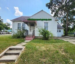 Building Photo - New Listing!!
