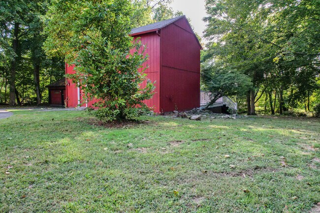 Building Photo - 2921 Nichols Ave