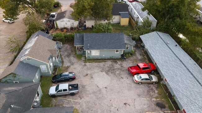 Building Photo - 13928 Bandera St