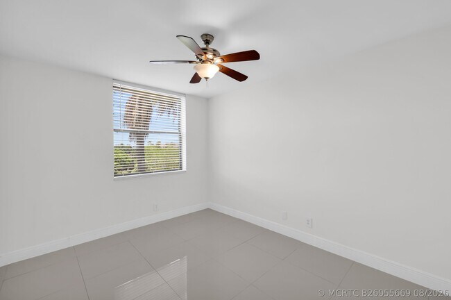 Building Photo - 2768 Carambola Cir S