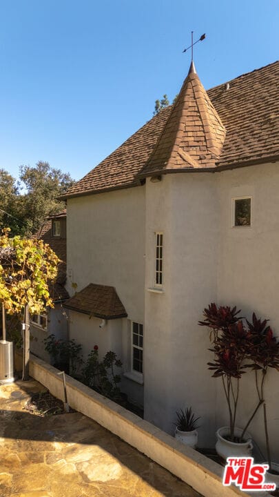 Building Photo - 2829 Beachwood Dr