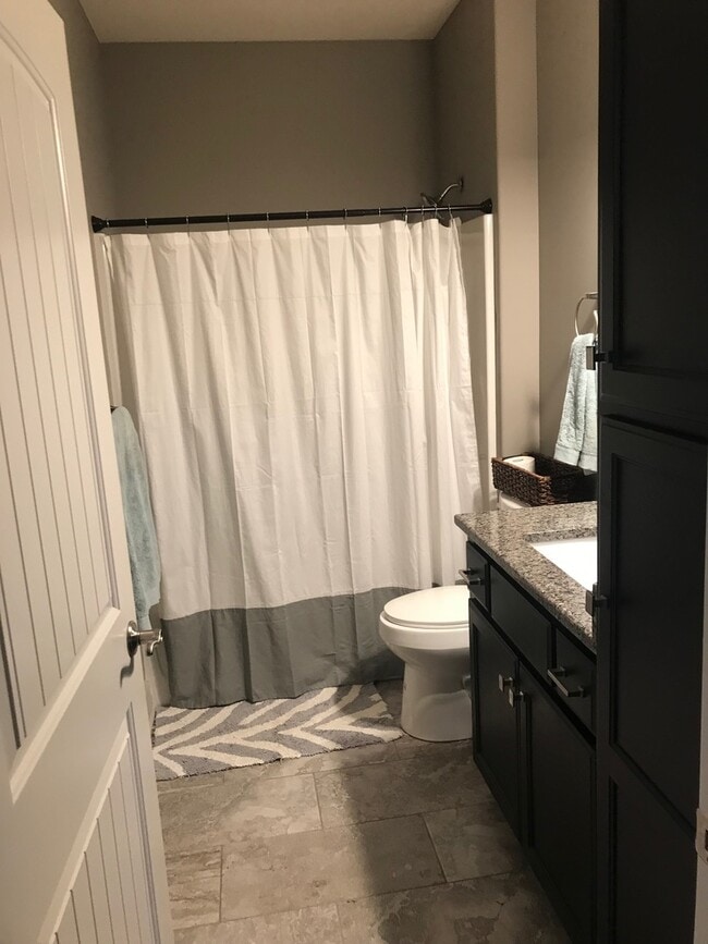 Building Photo - 3 Bedroom 2 Bathroom Townhouse in Savannah School District
