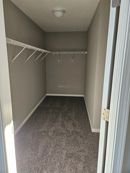 Building Photo - 211 Scotsgrove Dr