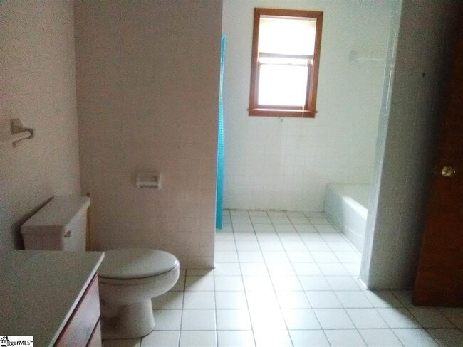 Building Photo - 1244 E Butler Rd