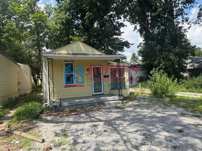 Building Photo - One Bedroom House | Move In Special