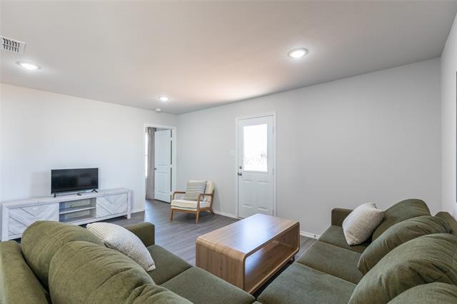 Building Photo - 201 Coyote Creek Ct
