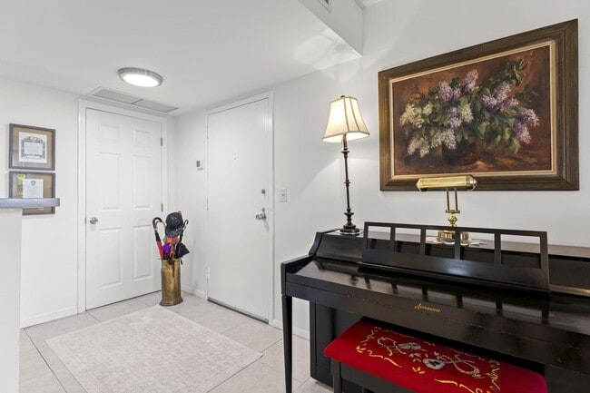 Building Photo - 2400 Presidential Way