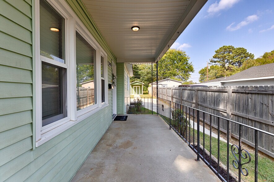 Building Photo - 3912 Hillcrest Ct SW