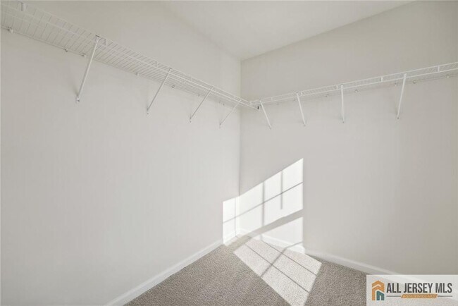 Building Photo - 25 Elliot Ln