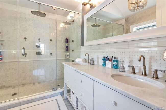 Building Photo - 695 Sound Dr