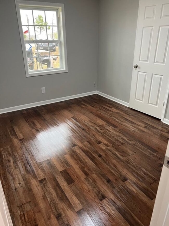 Building Photo - Renovated 3 Bedroom 1.5 Bath Home on 1.5 Acres!