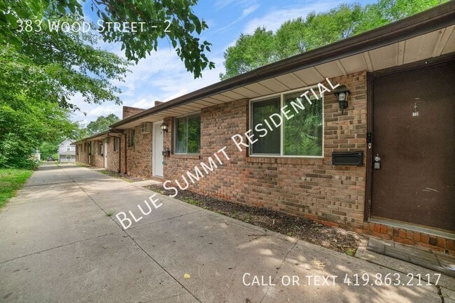 Building Photo - 383 Wood St