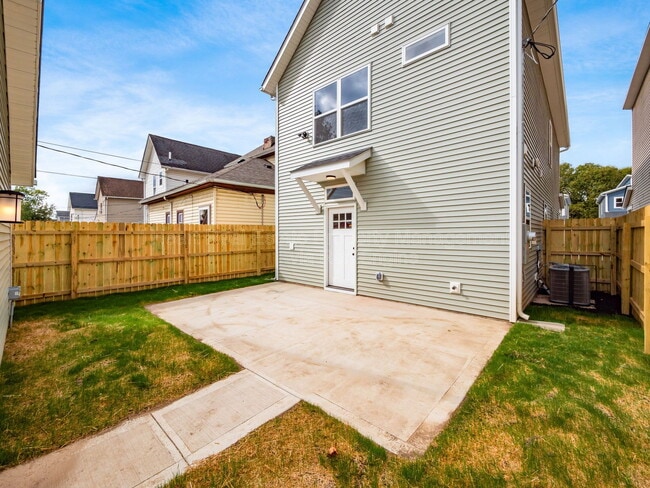 Building Photo - 166 Wisconsin Ave