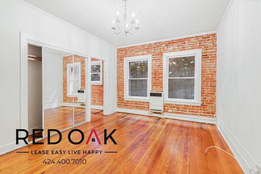 Building Photo - 532 S Coronado St