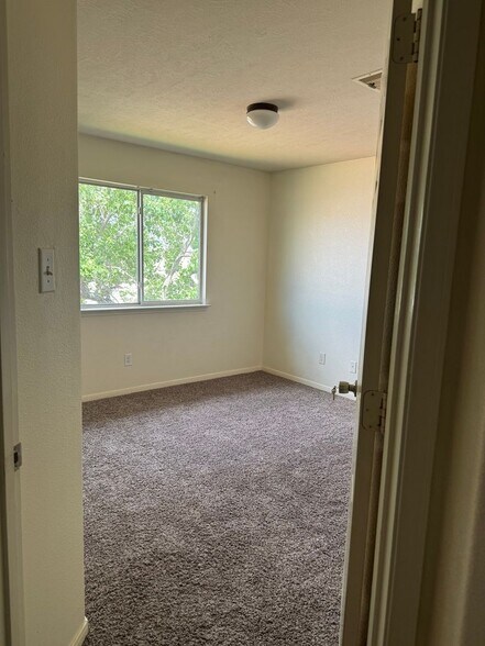 Building Photo - 2926 Meadowglen Crest
