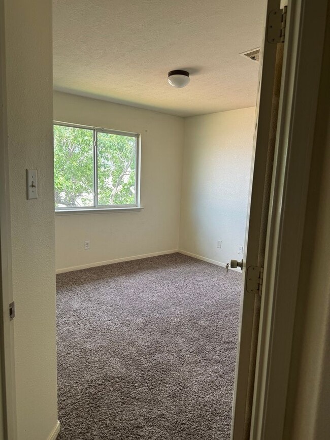 Building Photo - Charming 5BR Townhome in Houston
