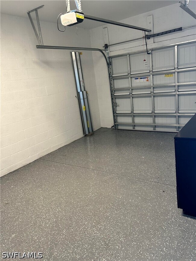 Building Photo - 11299 Canopy Loop