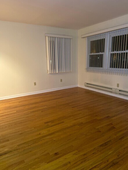 Building Photo - 1115 Raritan Rd