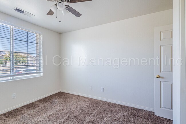 Building Photo - 4 Bedroom, 2 Bath Home in Desired Northwes...