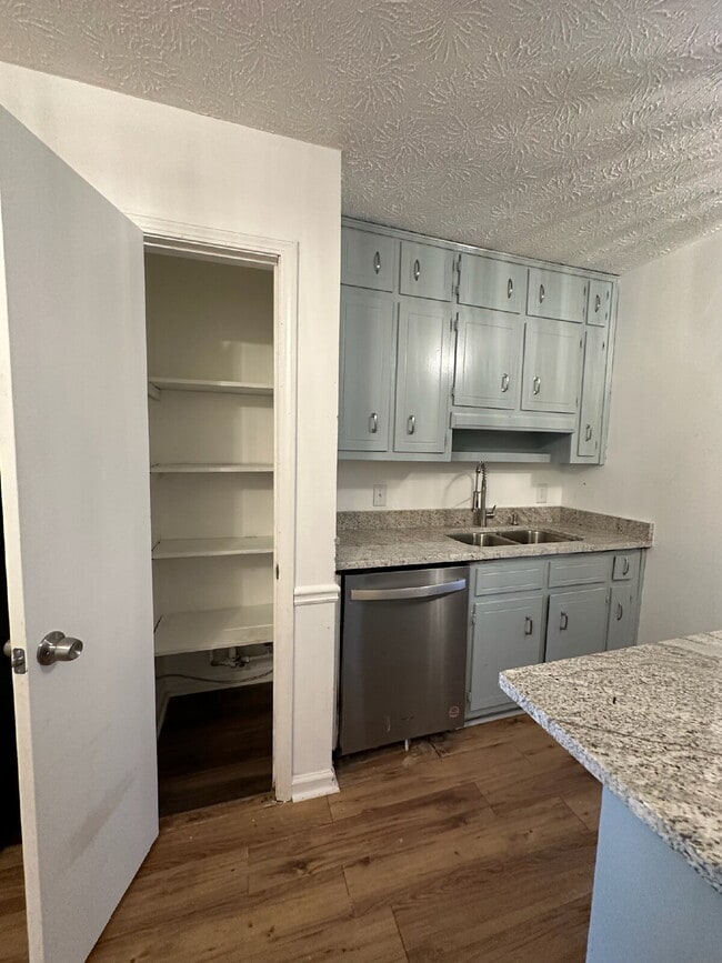 Building Photo - Fully Renovated 2 Bedroom 2 Bath Duplex in Stone Mountain