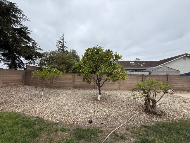 Building Photo - Pioneer Village- Large Single Story Home Near Marian Hospital/101 Frwy